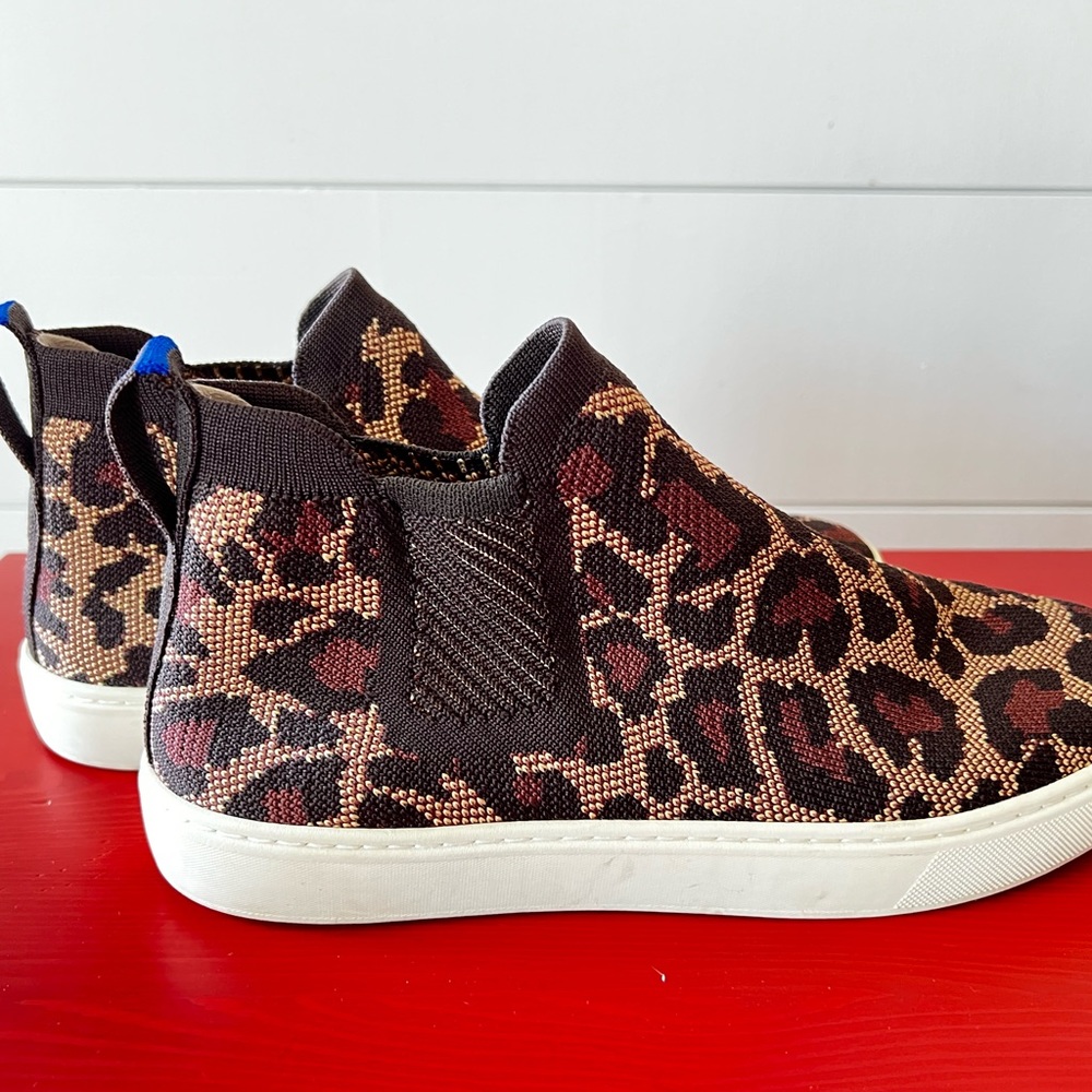 Rothys Chelsea size 9 Wildcat